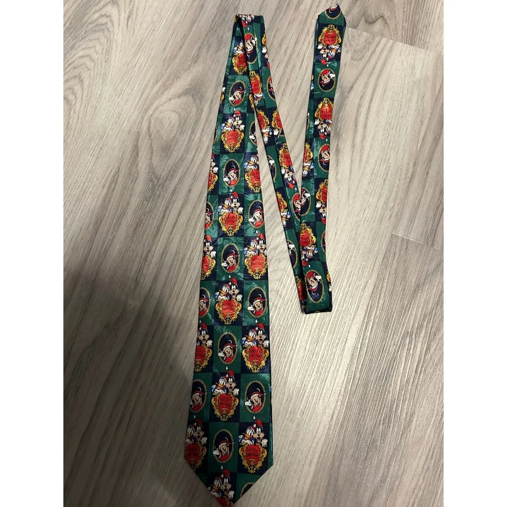 Disney Mickey Donald Merry Christmas Holiday Tie Green Silk Blend‎ Men's Necktie